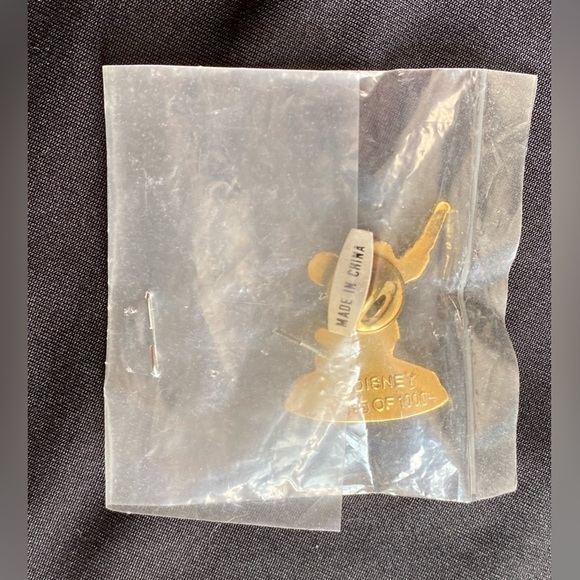 Disney 1994 Mickey Watch and Pin Set, Numbered, Limited Edition, Collectible - Picture 11 of 16